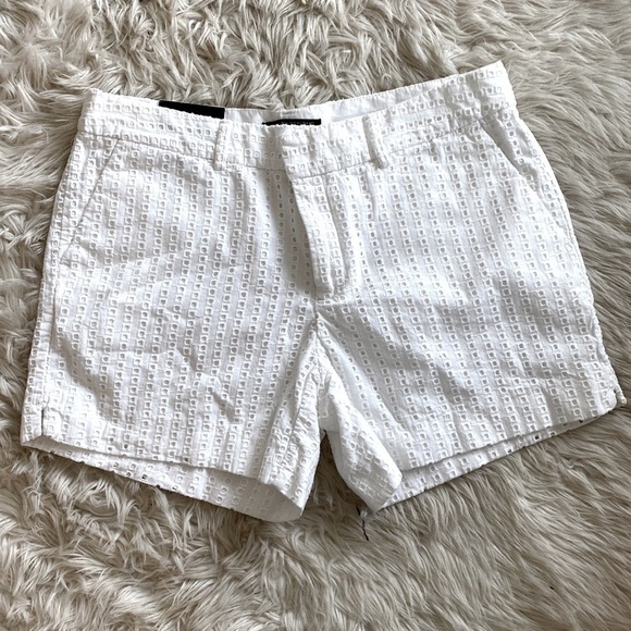 Banana Republic Eyelet Shorts White 4 1/2 Inches - Picture 11 of 11